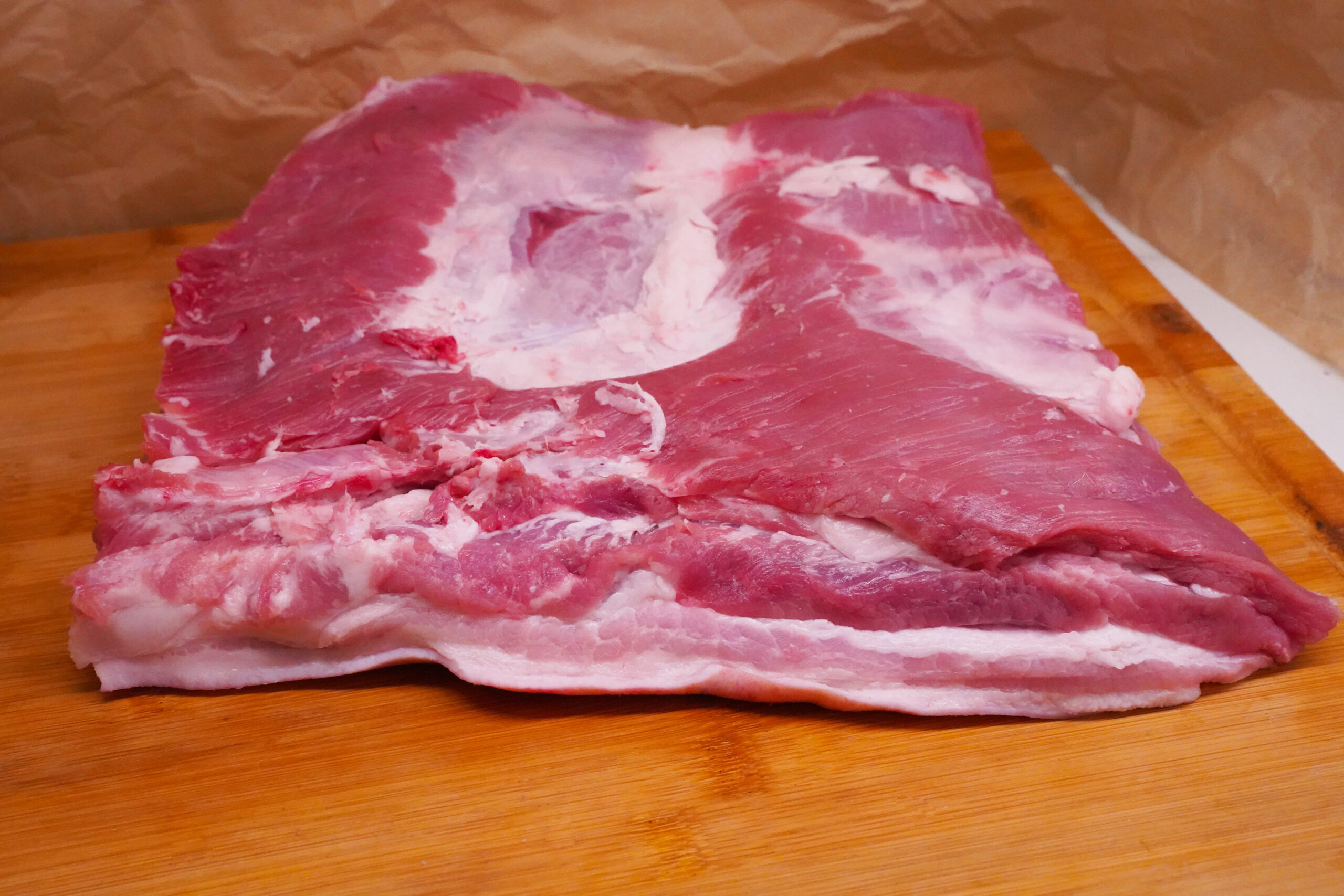 Boczek wieprzowy surowy